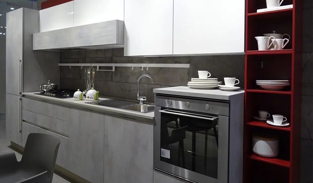 AG2219主色，红色、白色配色